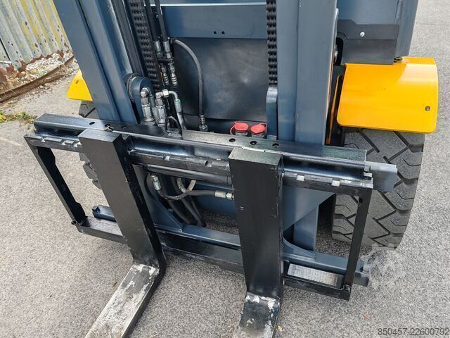 Газові навантажувачі з приводом на LPG Jungheinrich TFG 430s 1555h/ 4.3m/ 4v