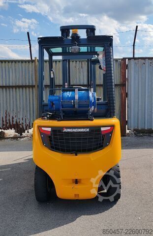 Газові навантажувачі з приводом на LPG Jungheinrich TFG 430s 1555h/ 4.3m/ 4v