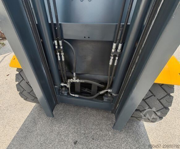 Газові навантажувачі з приводом на LPG Jungheinrich TFG 430s 1555h/ 4.3m/ 4v
