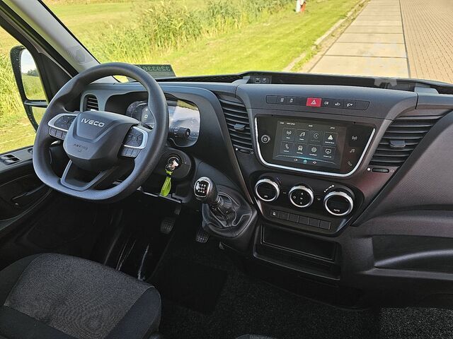 Chiếc vali IVECO DAILY 35C16 Bakwagen 3.0Ltr Klep