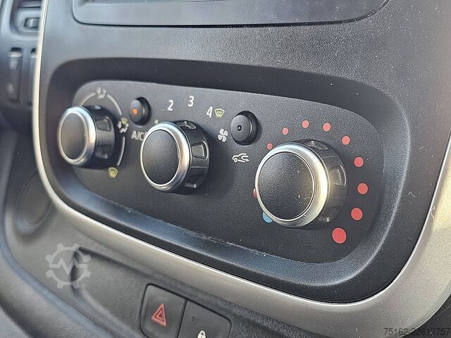 Korkeakattoinen farmari RENAULT TRAFIC 2.0 DCI L2 DubbeleCabine NAP