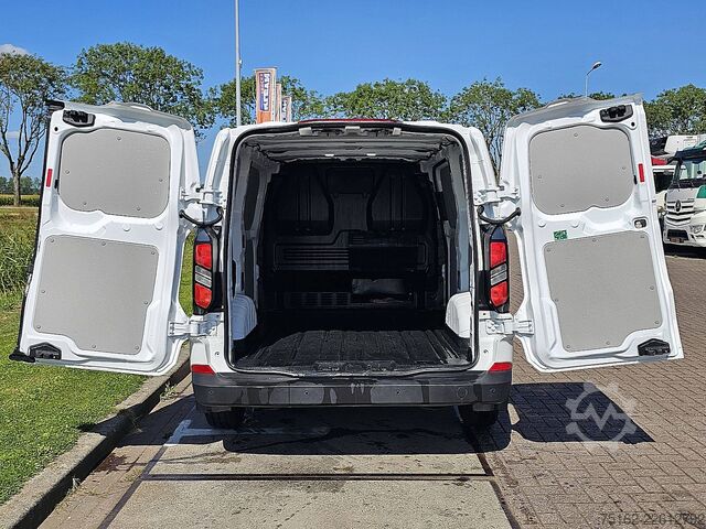 Hochdachkombi FORD TRANSIT CUSTOM 2.0 L1H1 Automaat Navi