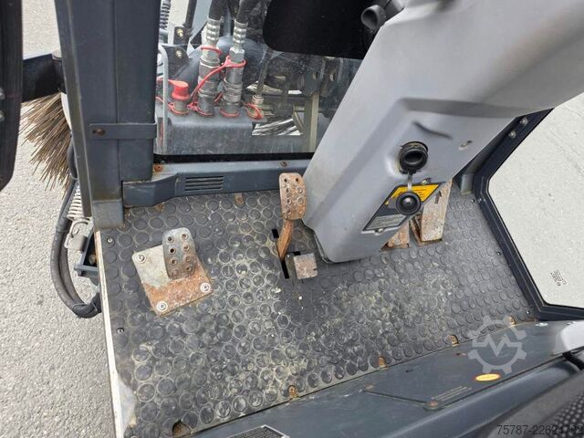 Xe lu rung HAKO Citymaster 600 mit 2 Besen,Mähwerk,Winterdienst
