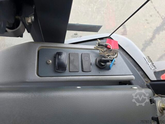 Xe lu rung HAKO Citymaster 600 mit 2 Besen,Mähwerk,Winterdienst