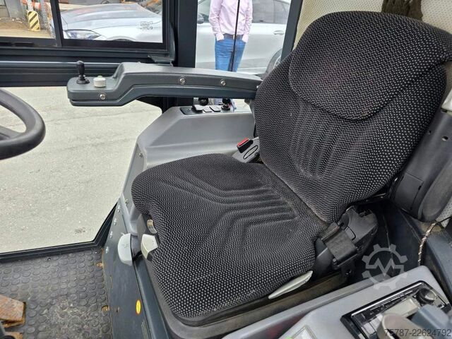Xe lu rung HAKO Citymaster 600 mit 2 Besen,Mähwerk,Winterdienst