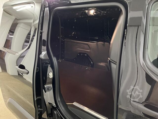 Microbuz FIAT Doblo L2 Heavy Automatik RüKa CarPlay Allwetter