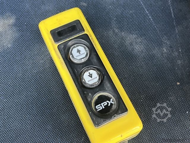 Kravas mikroautobuss ar pašizgāzēju IVECO Daily 35S16 DoKa Klima AHK 7-Sitzer Start/Stop