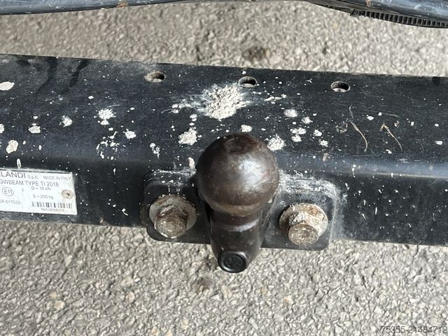 Kravas mikroautobuss ar pašizgāzēju IVECO Daily 35S16 DoKa Klima AHK 7-Sitzer Start/Stop