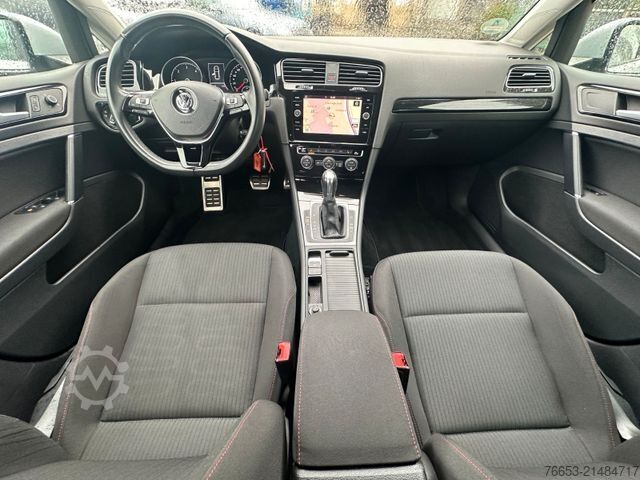 Smábíll VOLKSWAGEN Golf Variant 85kw DSG Sound*Klimaaut.*Navi