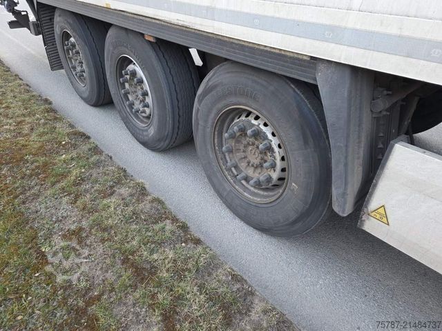 Kælivogna hálfpallhenger KRONE Tiefkühler, Carrier Vector 1550, 2 x Liftachse