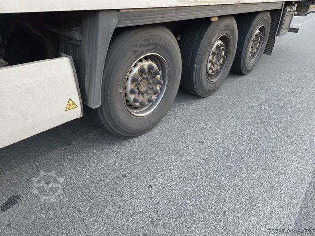 Kælivogna hálfpallhenger KRONE Tiefkühler, Carrier Vector 1550, 2 x Liftachse