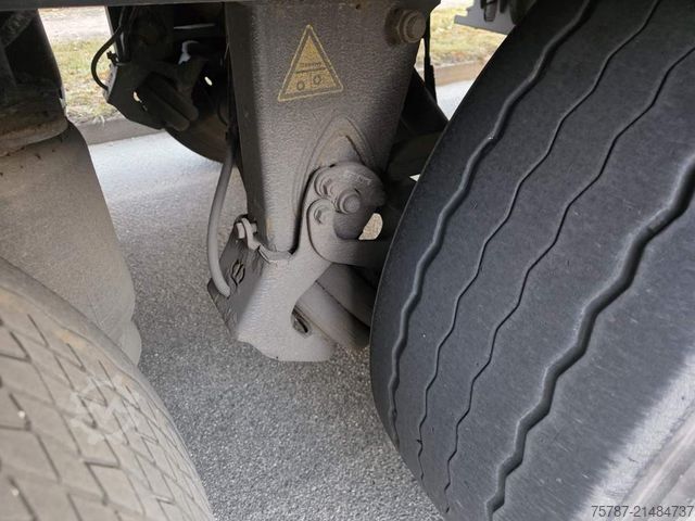 Kælivogna hálfpallhenger KRONE Tiefkühler, Carrier Vector 1550, 2 x Liftachse