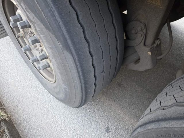 Kælivogna hálfpallhenger KRONE Tiefkühler, Carrier Vector 1550, 2 x Liftachse