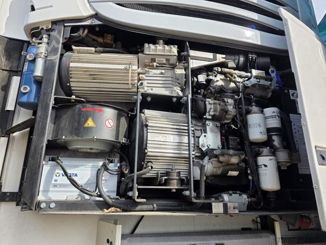 Kælivogna hálfpallhenger SCHMITZ CARGOBULL Tiefkühler, Doppelstock, Diesel/ Strom