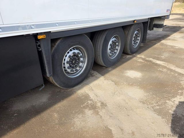 Kælivogna hálfpallhenger SCHMITZ CARGOBULL Tiefkühler, Doppelstock, Diesel/ Strom