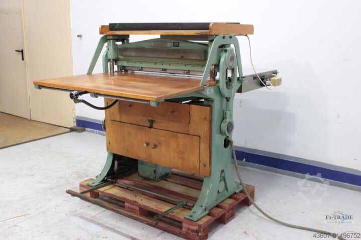 筋押し・穿孔機／筋付け・穴あけ機 W. Kroll & Co. 