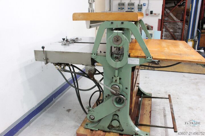 筋押し・穿孔機／筋付け・穴あけ機 W. Kroll & Co. 