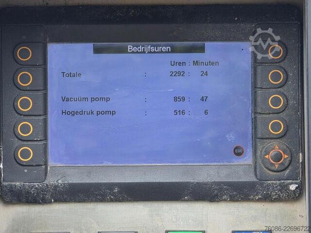 Saugfahrzeug MAN TGS 28.470 KROLLCOMBI K14.0/28P!! 89dkm en 2292...