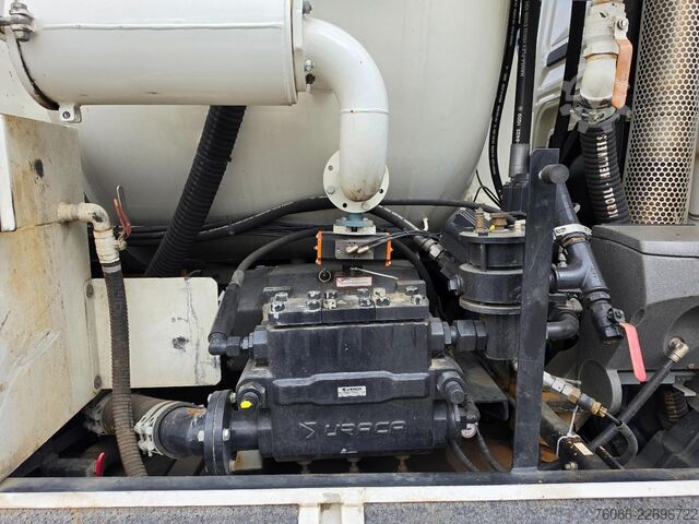 Saugfahrzeug MAN TGS 28.470 KROLLCOMBI K14.0/28P!! 89dkm en 2292...