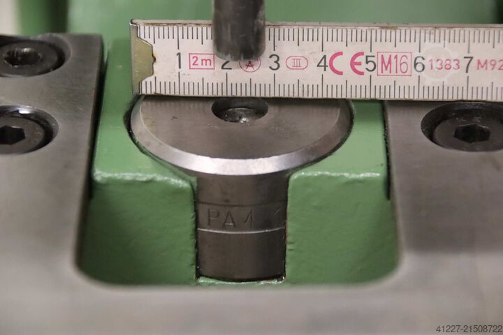 Cizalla para perfiles de acero y punzonadora, combinada 5 en 1 Peddinghaus Peddiworker 400