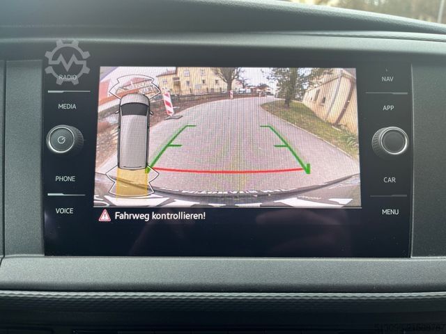 Panelvan VOLKSWAGEN T6.1 BOTT REGALS. TEMP. SHZ NAVI KLIMA 1.HAND