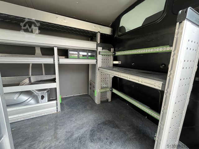 Panelvan VOLKSWAGEN T6.1 BOTT REGALS. TEMP. SHZ NAVI KLIMA 1.HAND