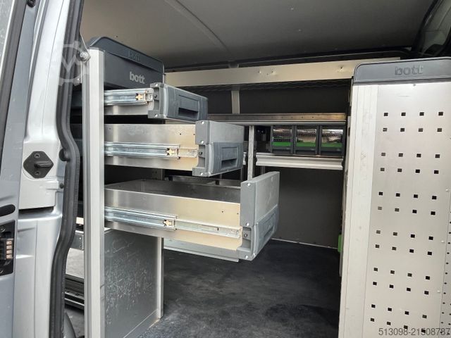 Panelvan VOLKSWAGEN T6.1 BOTT REGALS. TEMP. SHZ NAVI KLIMA 1.HAND
