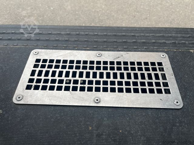 Panelvan VOLKSWAGEN T6.1 BOTT REGALS. TEMP. SHZ NAVI KLIMA 1.HAND