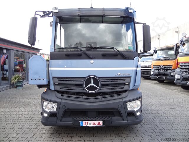 Cần cẩu gắn trên xe tải Mercedes-Benz Actros 2533 6X2 HMF 1820 Langmaterial
