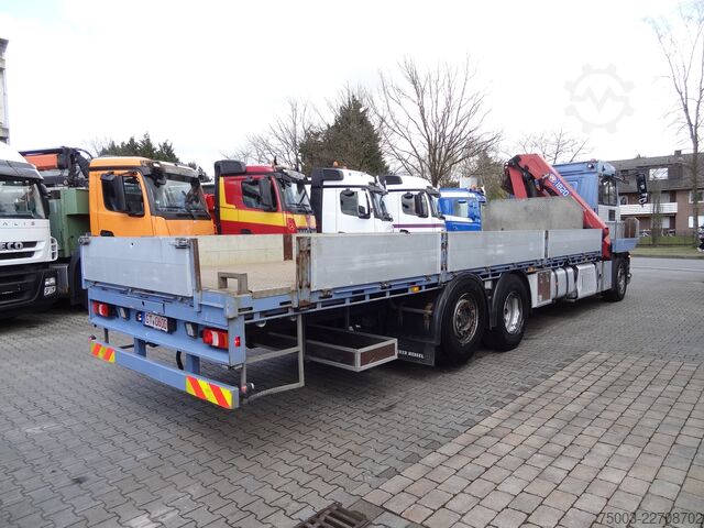 Cần cẩu gắn trên xe tải Mercedes-Benz Actros 2533 6X2 HMF 1820 Langmaterial