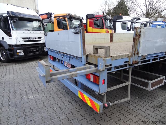 Cần cẩu gắn trên xe tải Mercedes-Benz Actros 2533 6X2 HMF 1820 Langmaterial