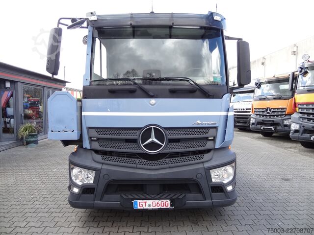 Xe tải sàn phẳng Mercedes-Benz Actros 2533 6X2 HMF 1820 Langmaterial
