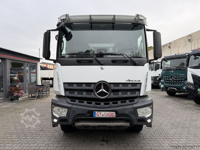 Xe ben ba chiều Mercedes-Benz Arocs 3246K 8X4 Meiller