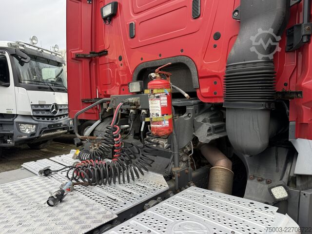 Xe tải hạng nặng Mercedes-Benz Arocs 2642 LS 6X4