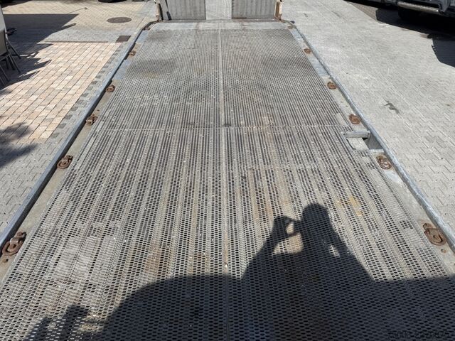 Xe tải chở ô tô Mercedes-Benz Actros MP4 2532 6X2 Maschinentransporter