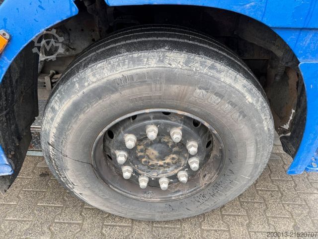 Lori pembuangan MAN TGS 26.400 6x2 Kipper + Kran LogLift F105Z77A