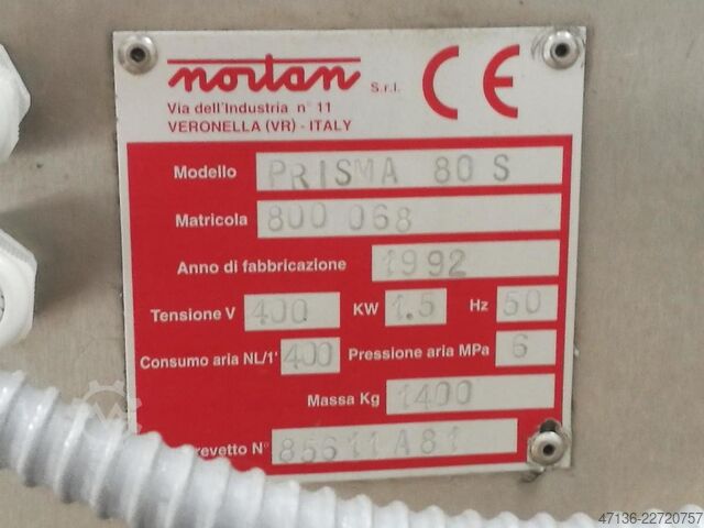 Monoblok stroj za postavljanje i preklapanje čepova Nortan Prisma 80 S