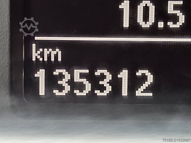 Mobil station wagon beratap tinggi VW TRANSPORTER 2.0 TDI ac automaat EURO6