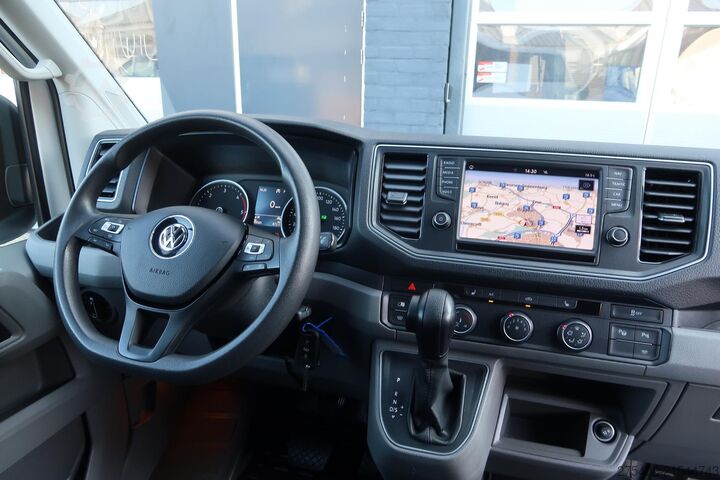 High-roof van Volkswagen Crafter 35 2.0 TDI L3H2 AUT/ LED/ CAMERA/ ACC/ ...