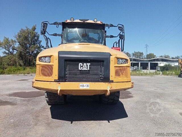 Camión volquete articulado Caterpillar 730
