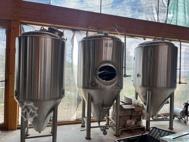 Shandong Tiantai 2x 1000 L, 1x 7 BBL (820 L) bodega de fermentación y almacenamiento (2019) Shandong Tiantai Gär- und Lagerkeller