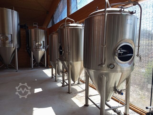 Shandong Tiantai 2x 1000 L, 1x 7 BBL (820 L) bodega de fermentación y almacenamiento (2019) Shandong Tiantai Gär- und Lagerkeller