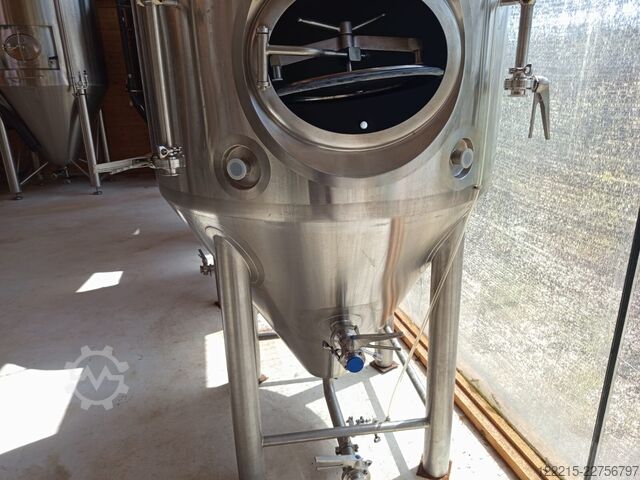 Shandong Tiantai 2x 1000 L, 1x 7 BBL (820 L) bodega de fermentación y almacenamiento (2019) Shandong Tiantai Gär- und Lagerkeller