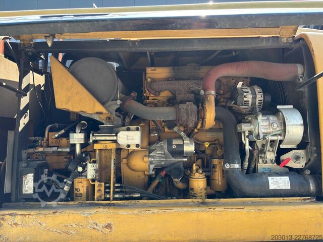 Ratinis ekskavatorius CATERPILLAR M313D Mobilbagger Hochfahr. Kabine