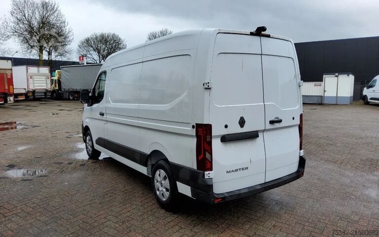 Furgoneta Renault Master 150.35  EURO 6  L2H2 GESLOTEN - BPM VRIJ