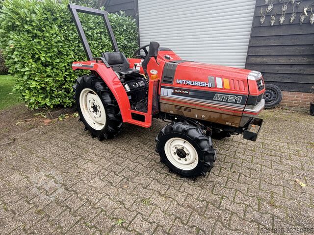 Traktor kompak Mitsubishi Mt 21