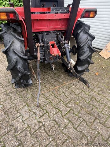 Traktor kompak Mitsubishi Mt 21