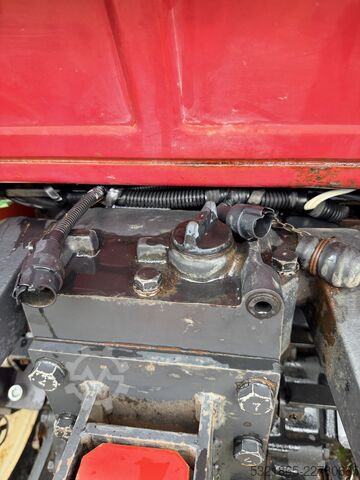 Traktor kompak Mitsubishi Mt 21