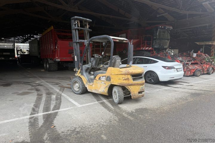 Empilhador  DP 30 N / Swiss-Vehicle