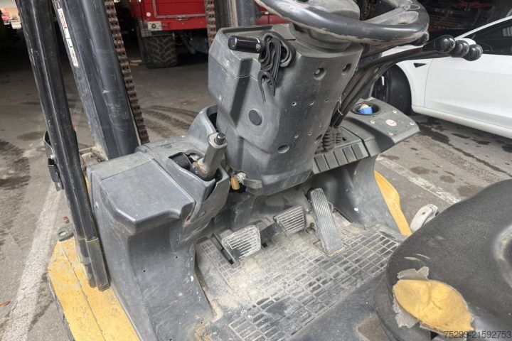 Empilhador  DP 30 N / Swiss-Vehicle